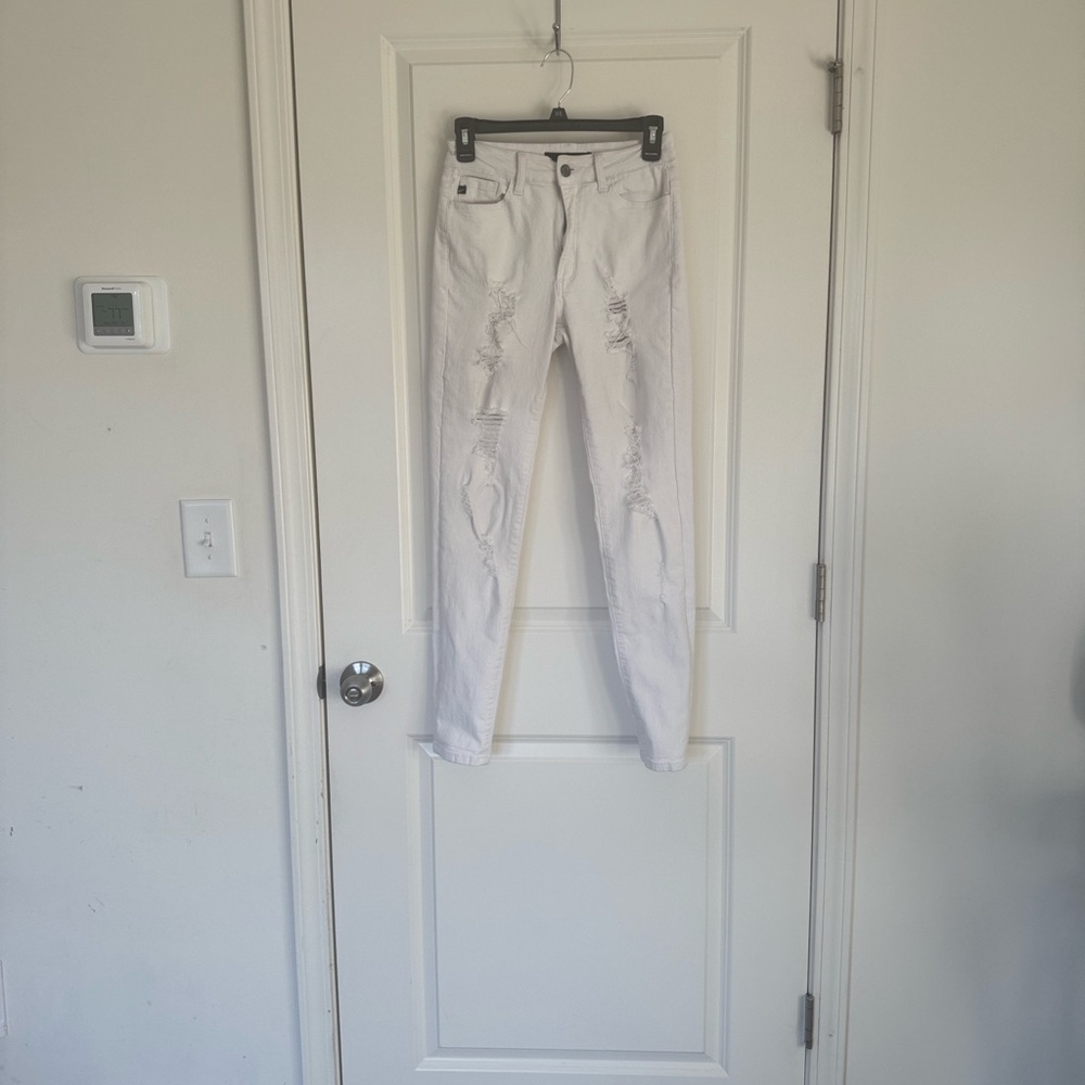 Nicely used: Brand Kancan- white Distressed Jeans